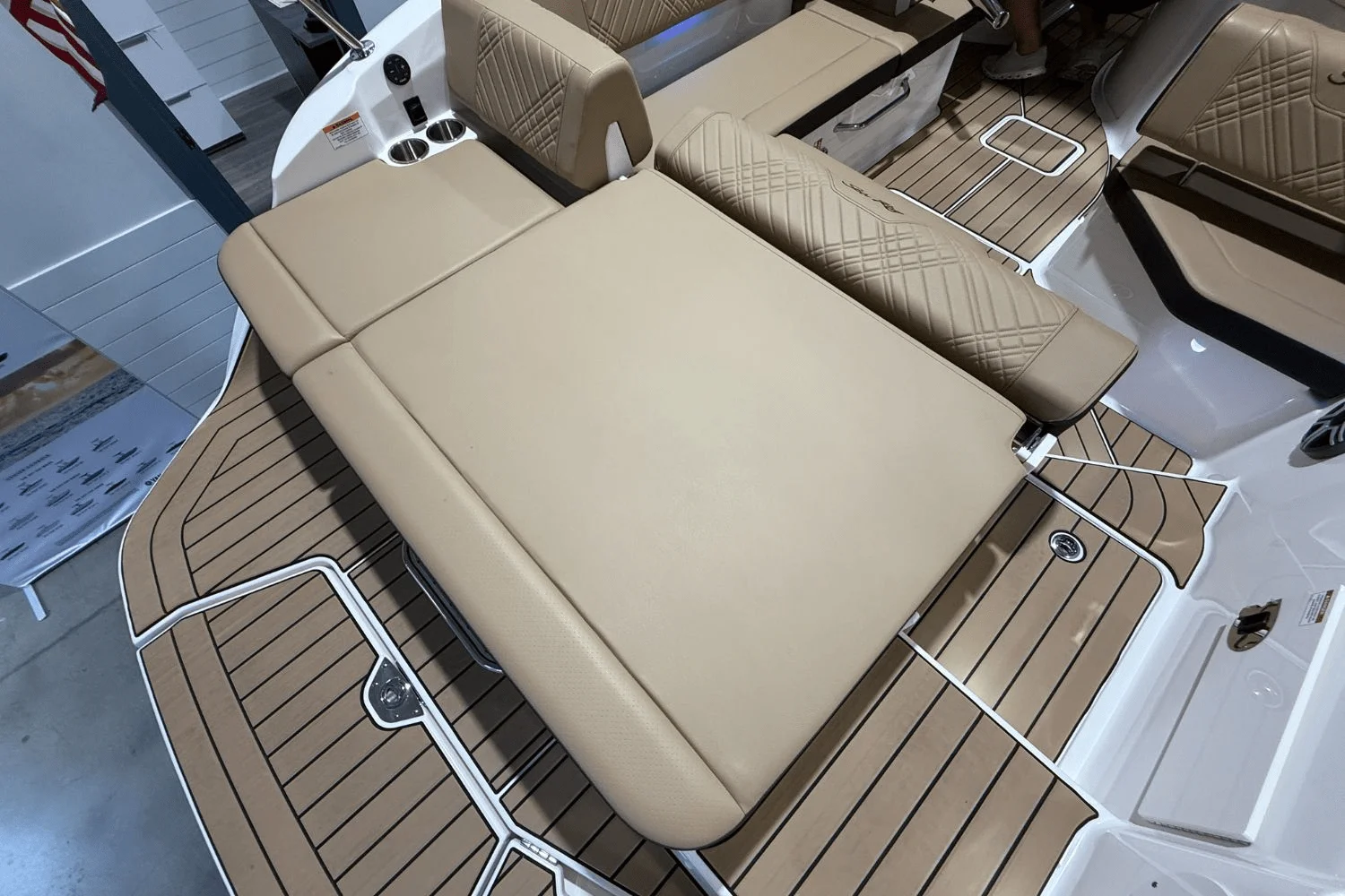 2026 Sea Ray SDX 230 Image Thumbnail #14