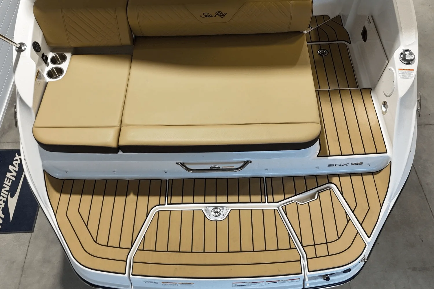 2026 Sea Ray SDX 230 Image Thumbnail #9