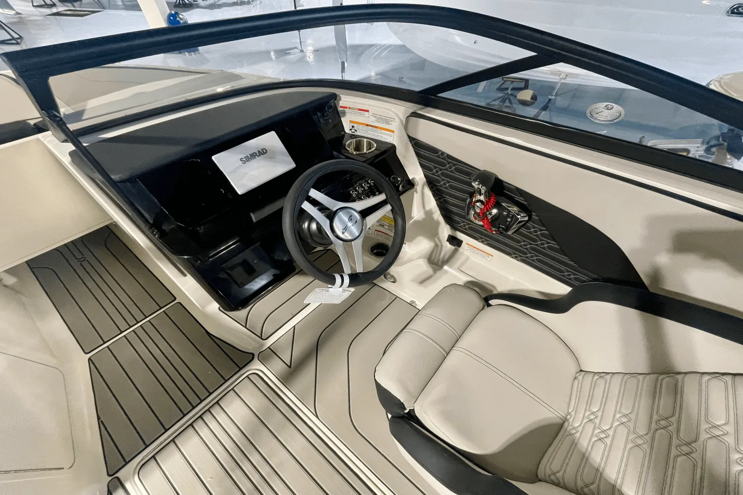 2025 Sea Ray SPX 210 Outboard Image Thumbnail #10
