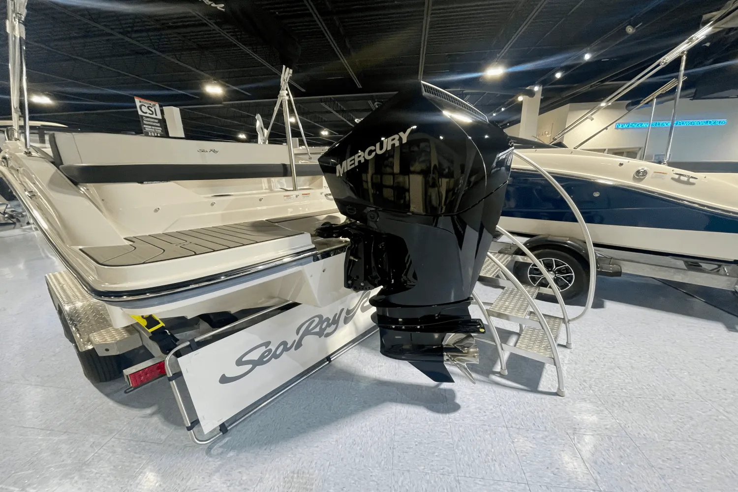 2025 Sea Ray SPX 210 Outboard Image Thumbnail #1