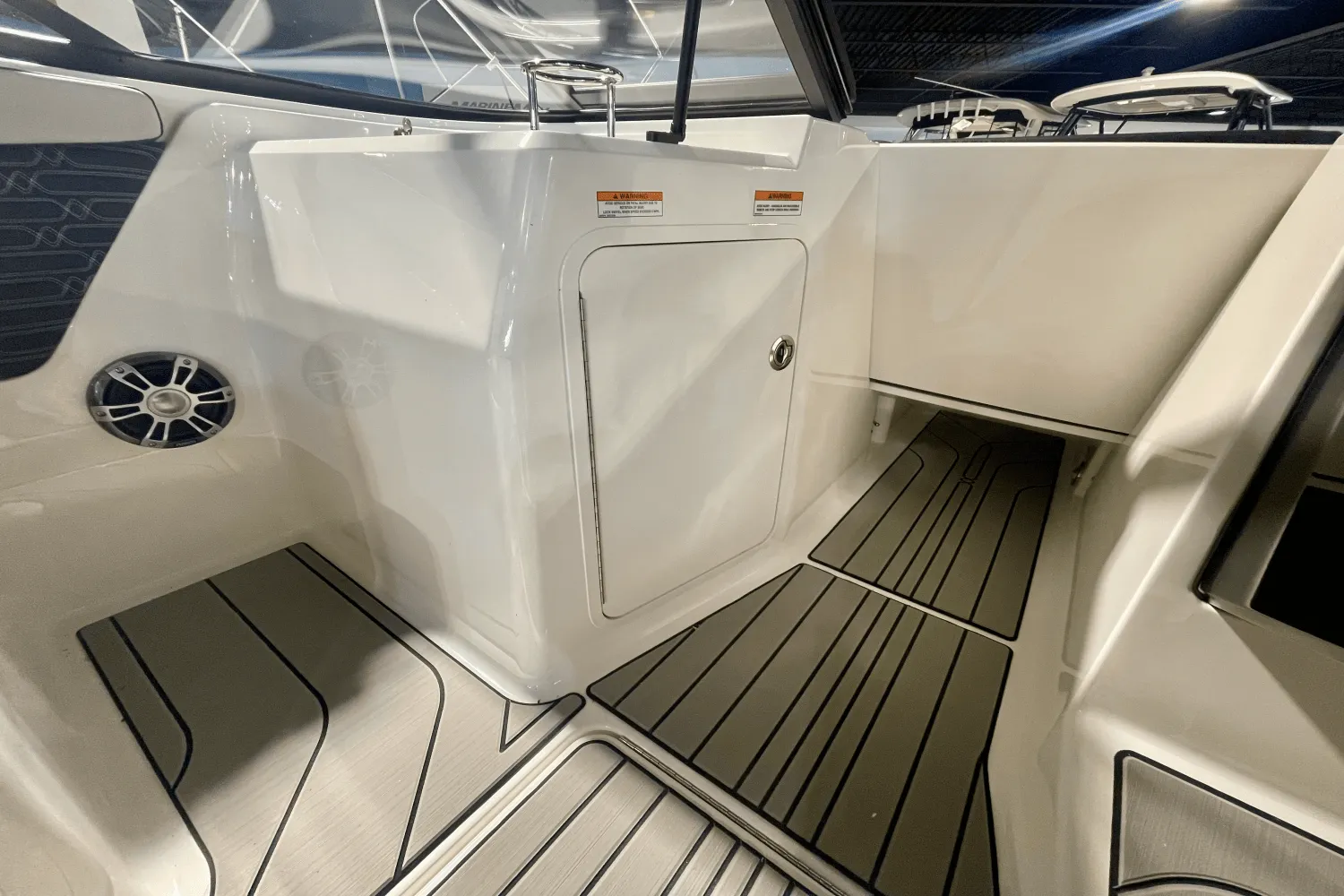 2025 Sea Ray SPX 210 Outboard Image Thumbnail #13