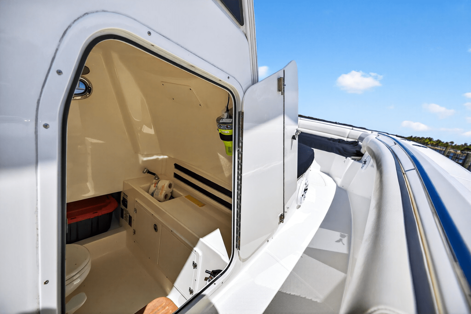 2021 Boston Whaler 330 OUTRAGE Image Thumbnail #44