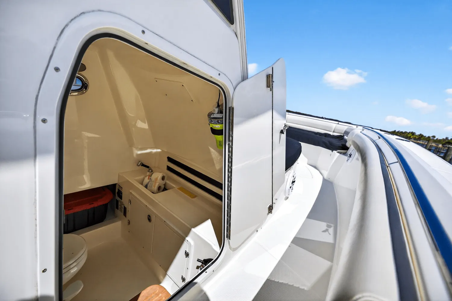 2021 Boston Whaler 330 OUTRAGE Image Thumbnail #44