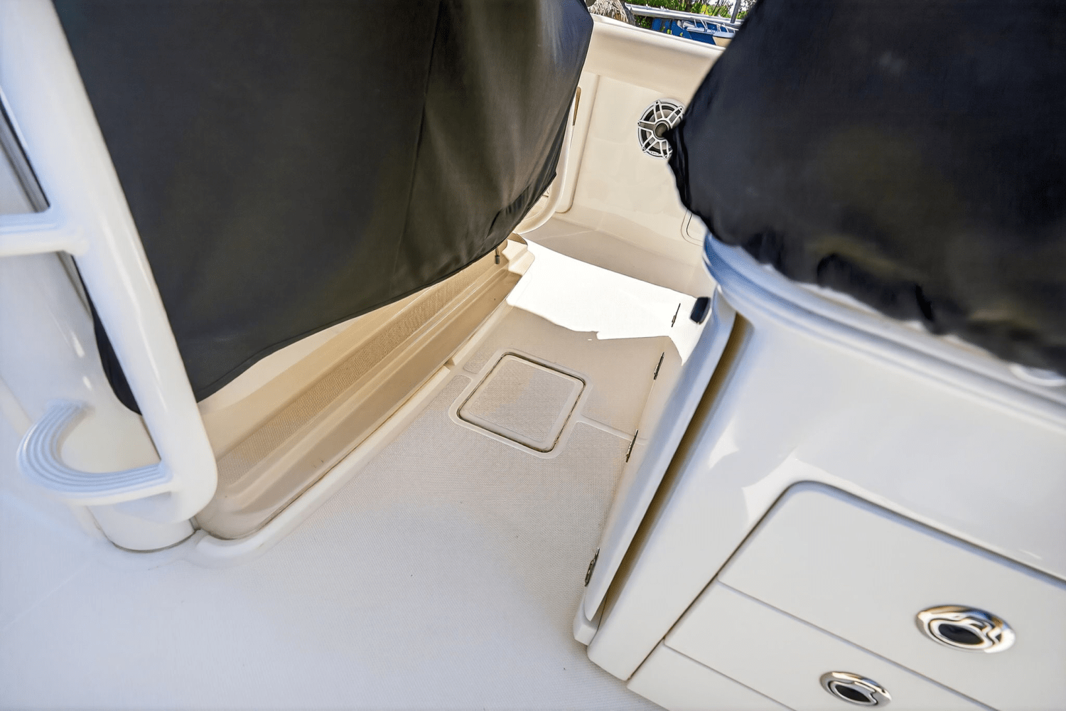2021 Boston Whaler 330 OUTRAGE Image Thumbnail #38