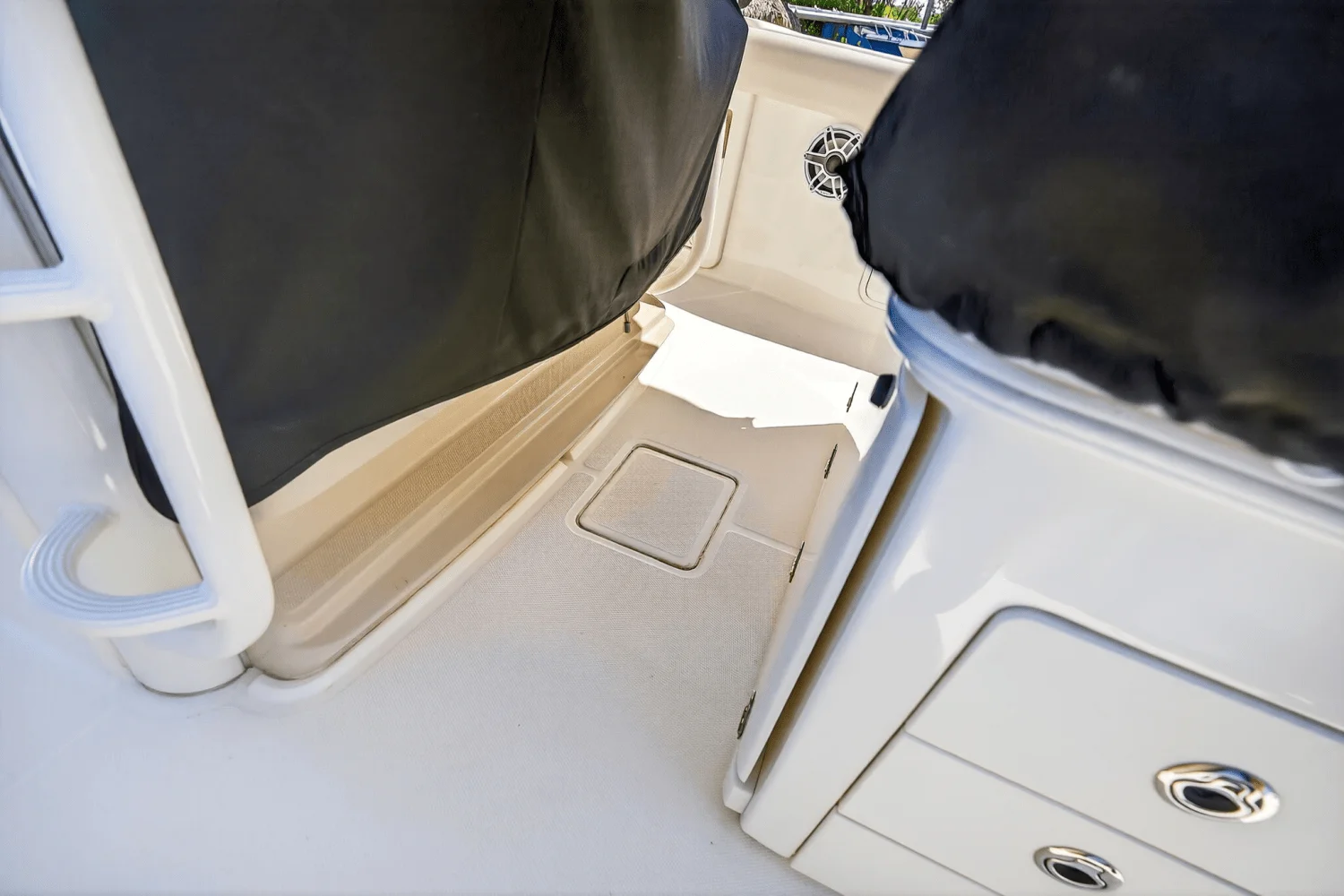 2021 Boston Whaler 330 OUTRAGE Image Thumbnail #38