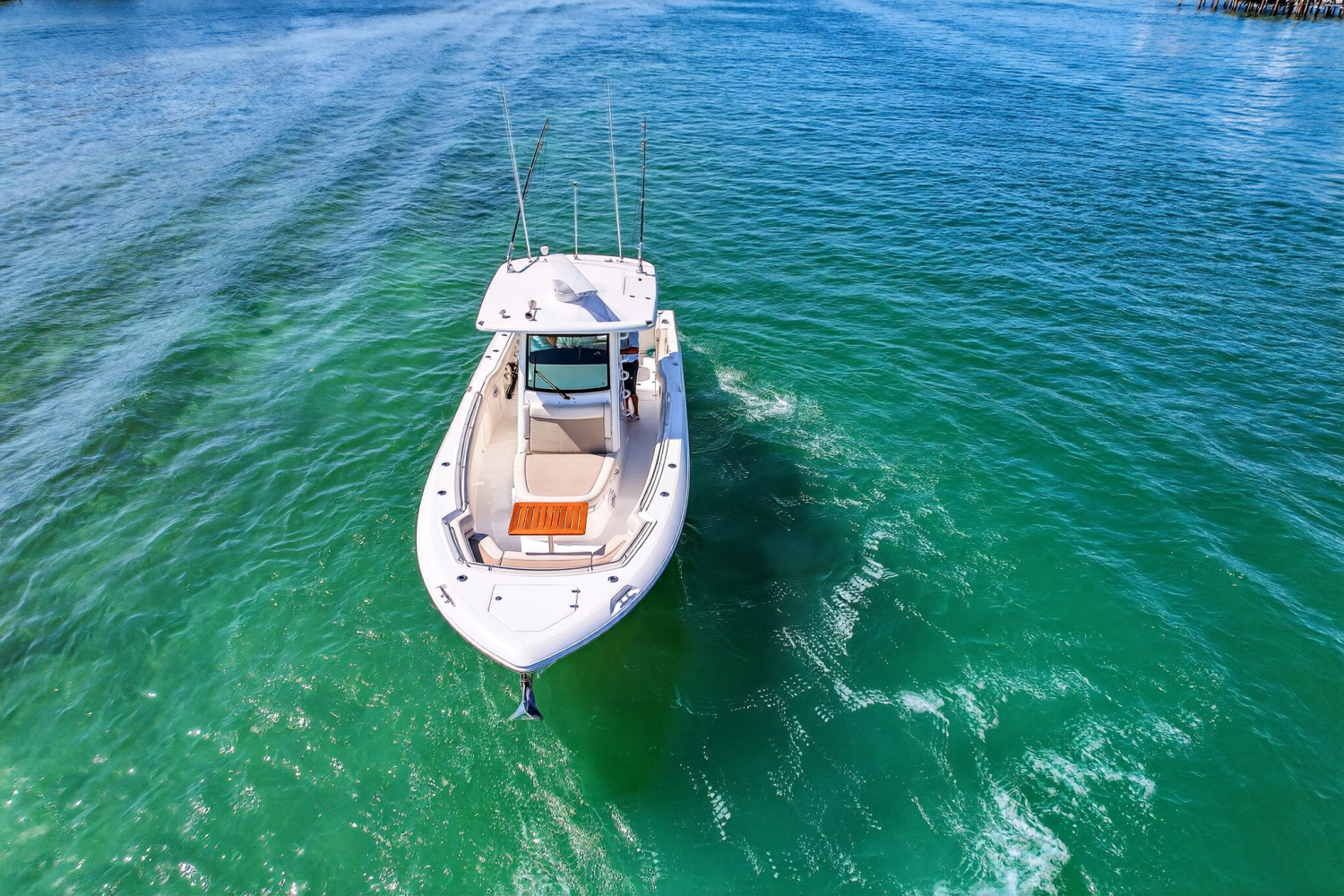2021 Boston Whaler 330 OUTRAGE Image Thumbnail #4