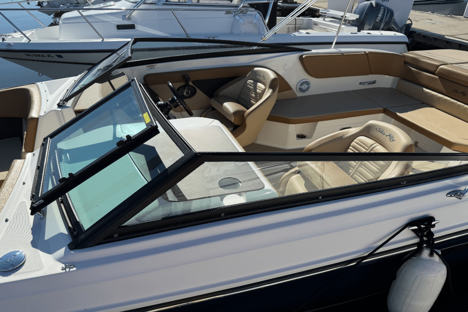 2018 Sea Ray 230 SPX OUTBOARD Image Thumbnail #3
