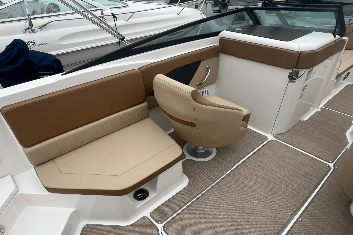 2018 Sea Ray 230 SPX OUTBOARD Image Thumbnail #5