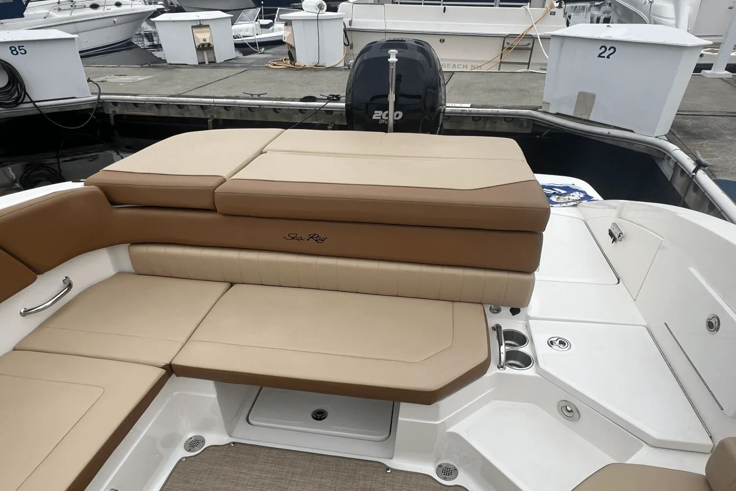 2018 Sea Ray 230 SPX OUTBOARD Image Thumbnail #3