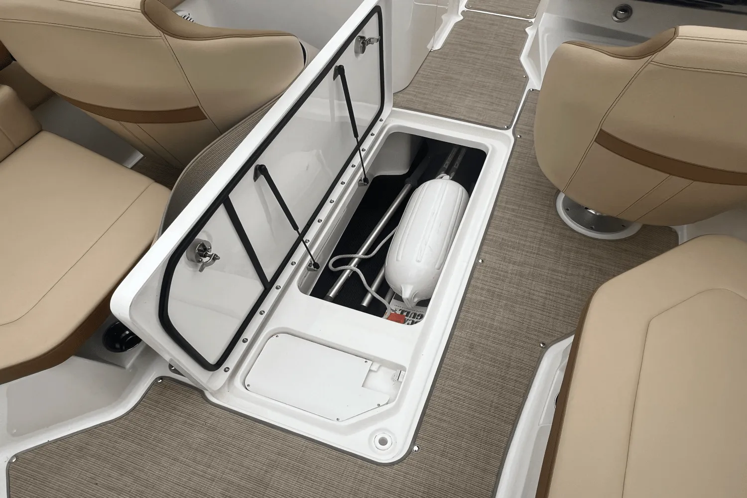 2018 Sea Ray 230 SPX OUTBOARD Image Thumbnail #19