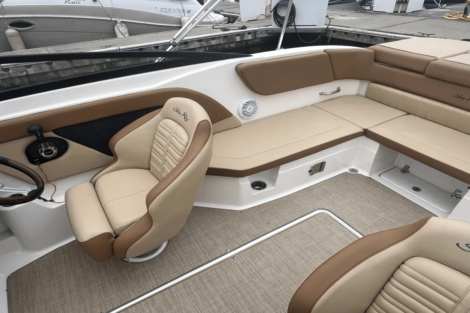 2018 Sea Ray 230 SPX OUTBOARD Image Thumbnail #8
