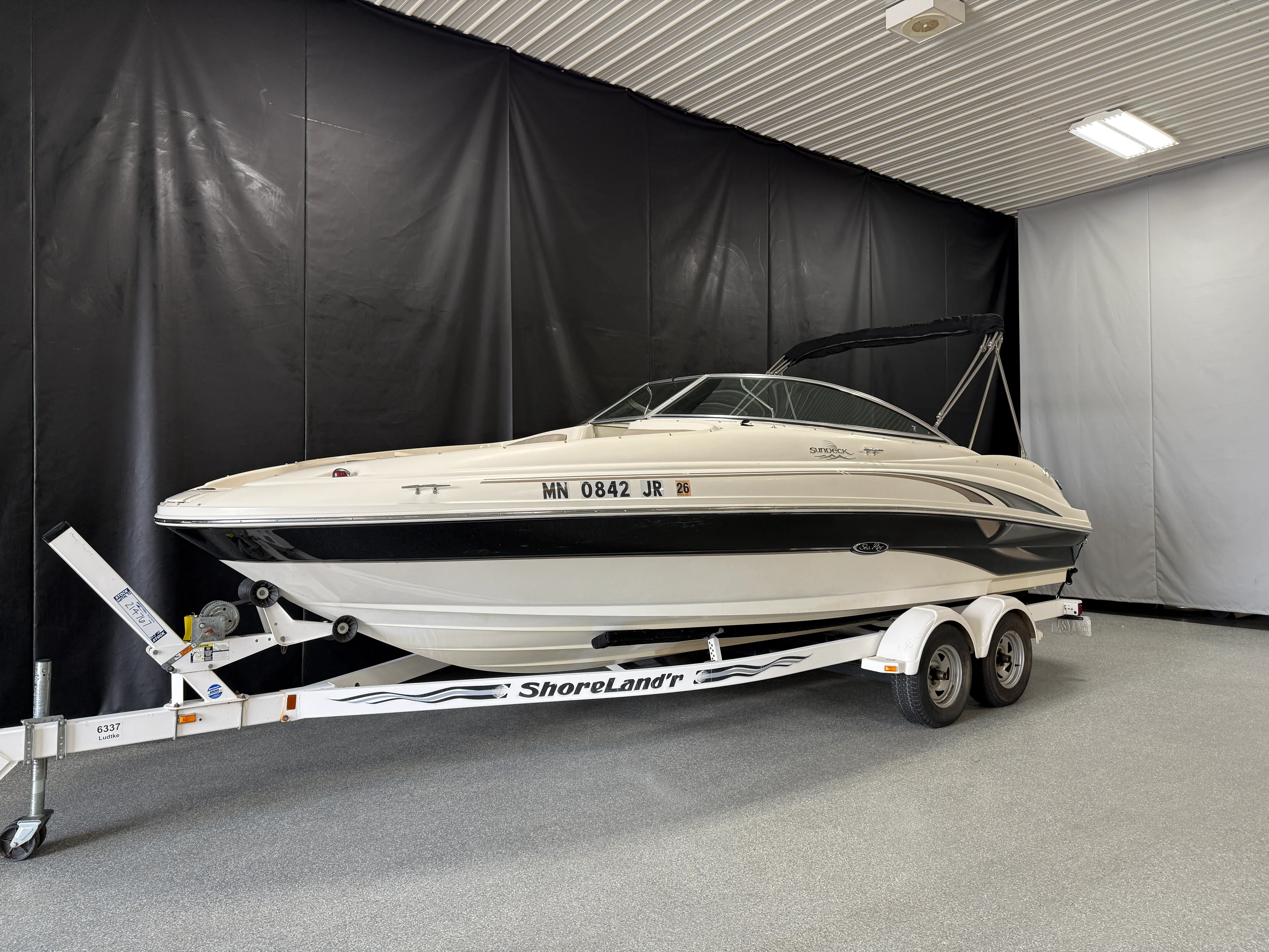 2003 Sea Ray 220 SUNDECK Image Thumbnail #2