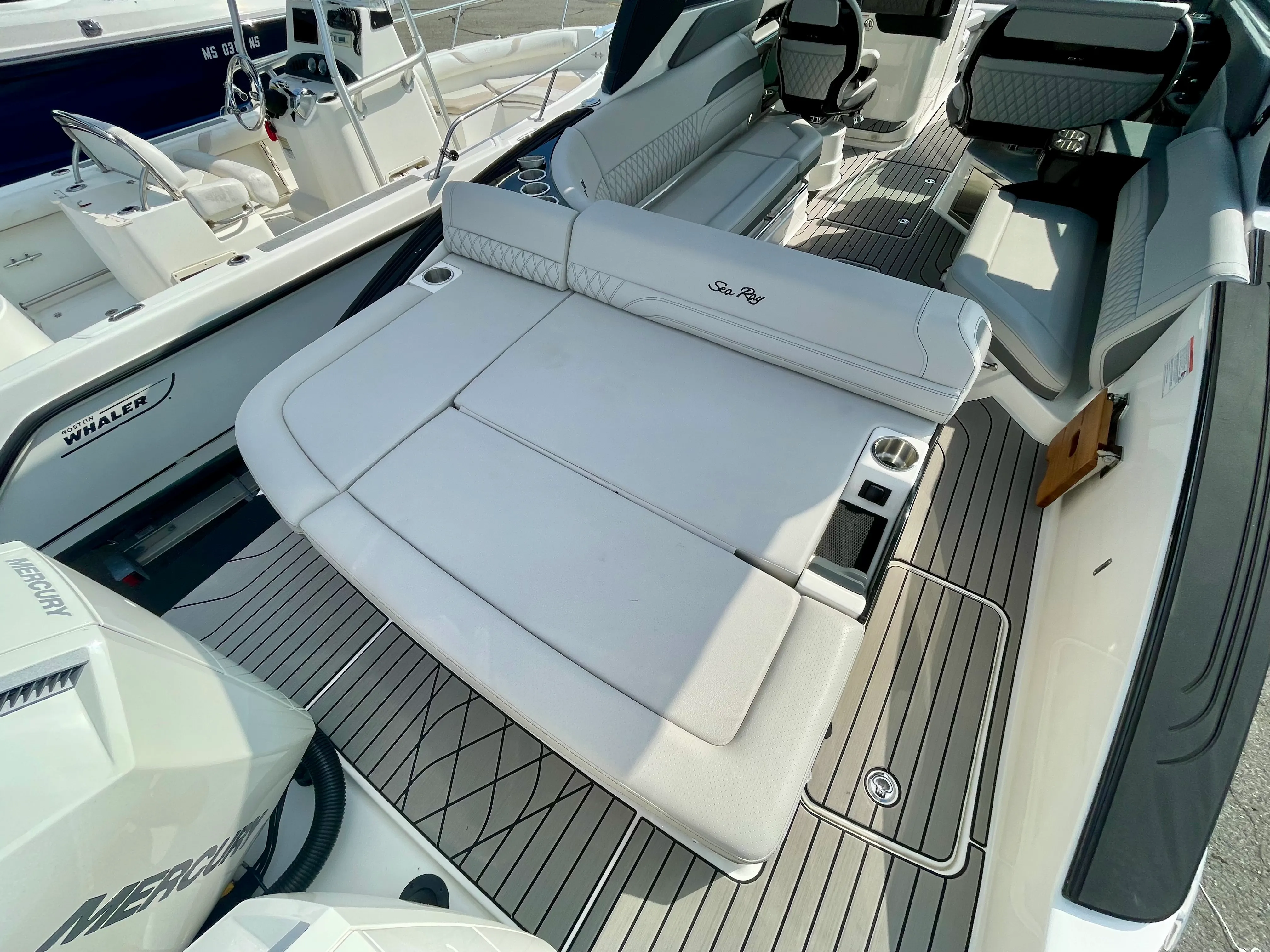 2026 Sea Ray SLX 280 Outboard Image Thumbnail #2