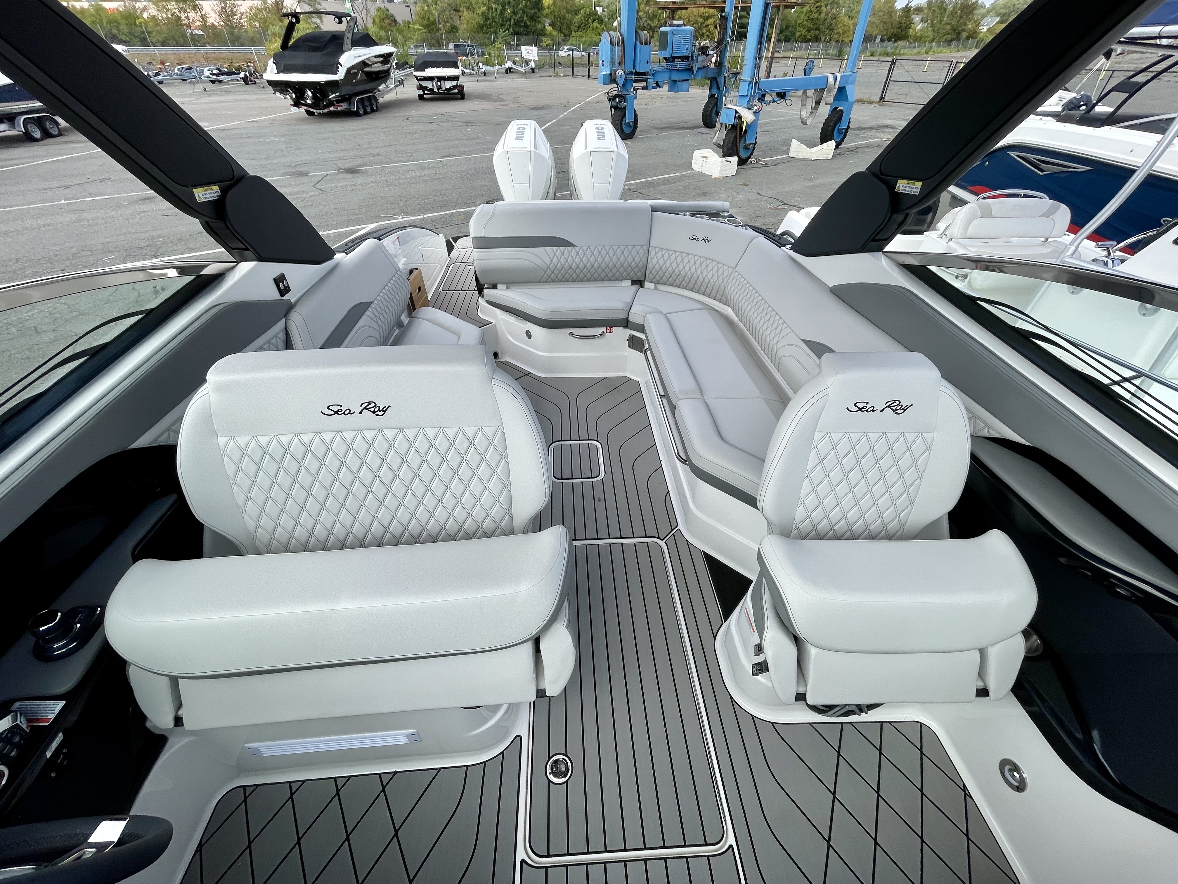 2026 Sea Ray SLX 280 Outboard Image Thumbnail #19