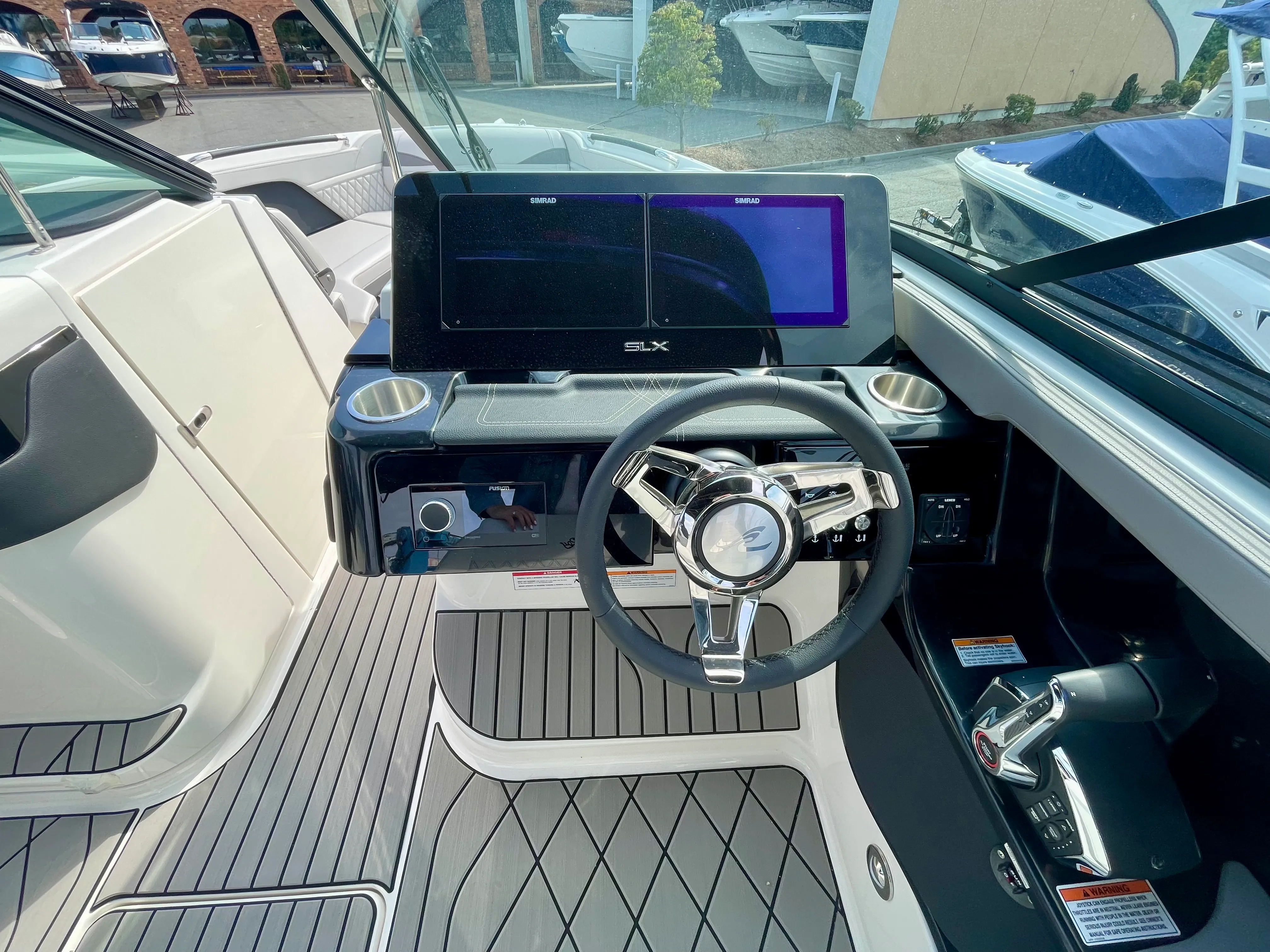 2026 Sea Ray SLX 280 Outboard Image Thumbnail #14