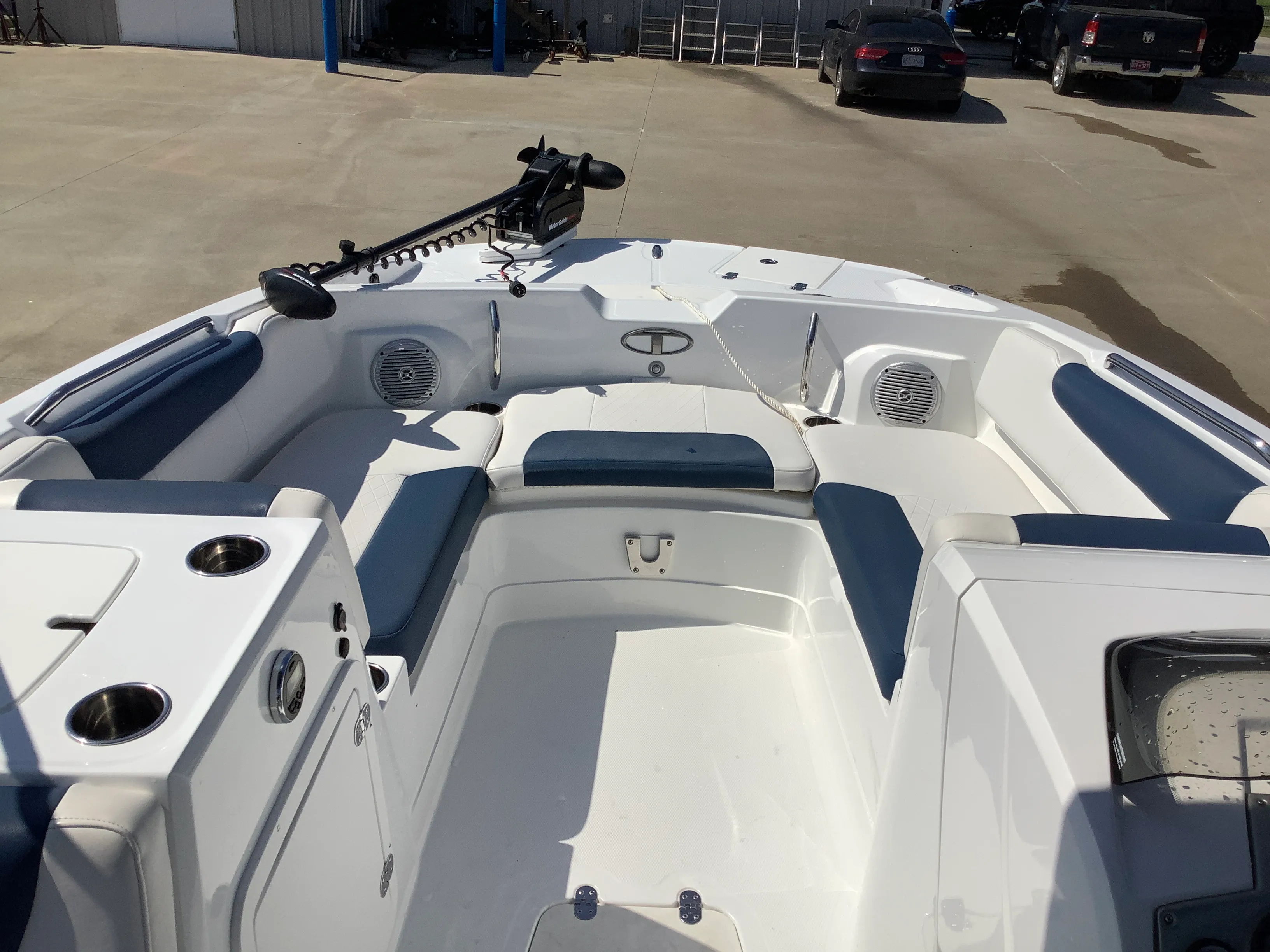 2018 Sun Tracker TAHOE 2150 Image Thumbnail #17