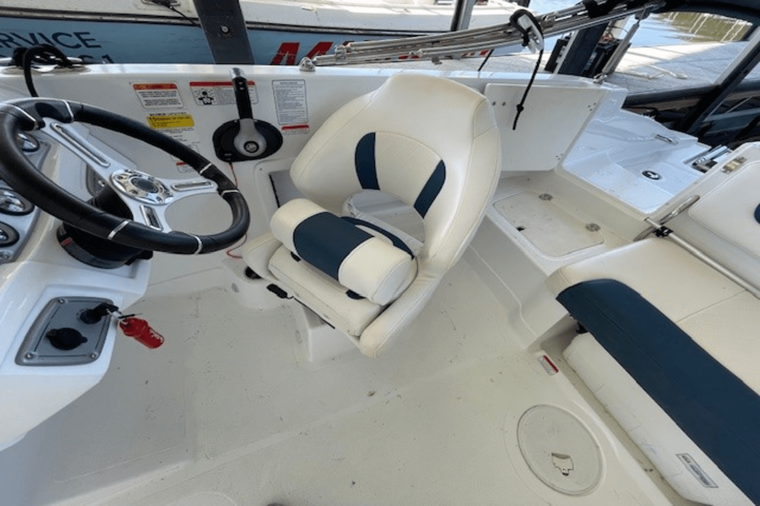 2018 Sun Tracker TAHOE 2150 Image Thumbnail #12