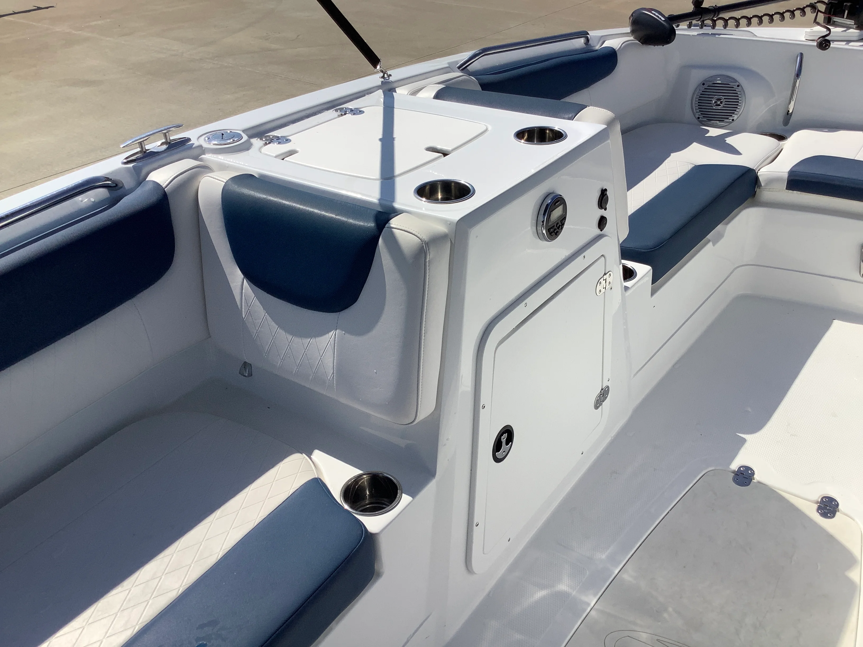 2018 Sun Tracker TAHOE 2150 Image Thumbnail #14