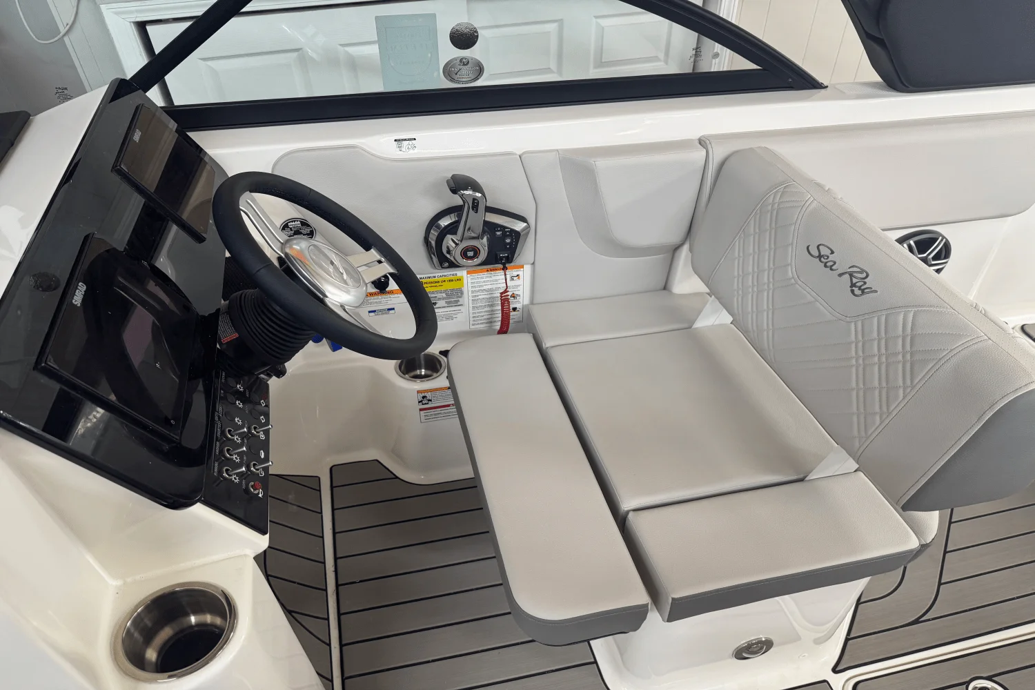 2026 Sea Ray SDX 230 Image Thumbnail #17