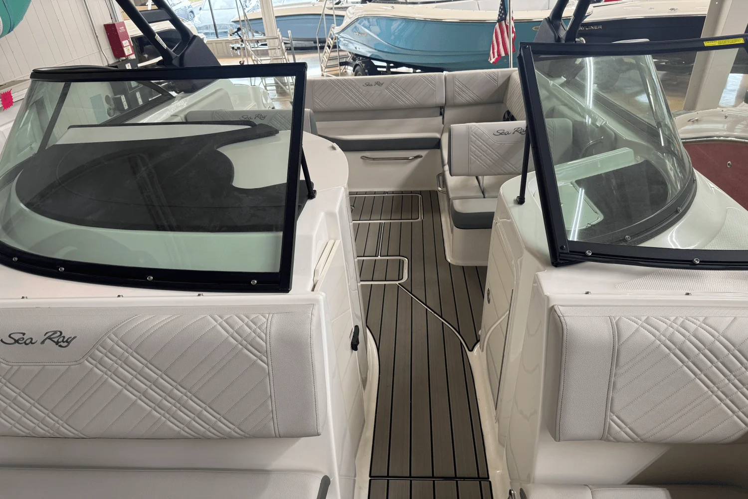 2026 Sea Ray SDX 230 Image Thumbnail #8