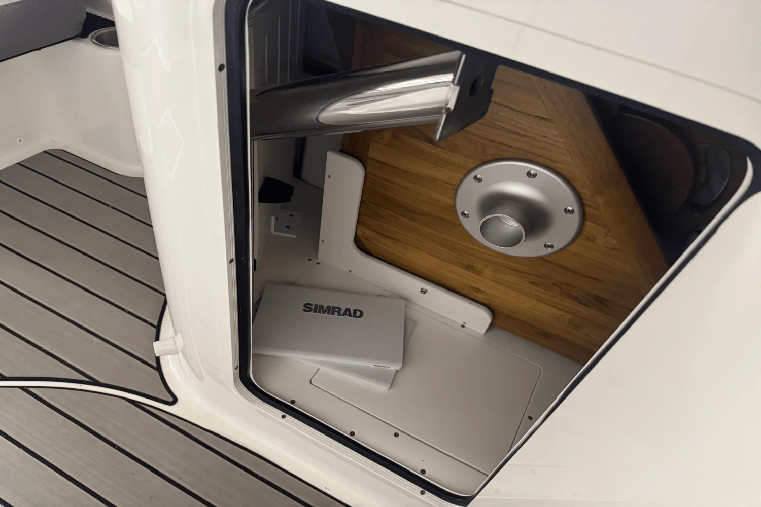 2026 Sea Ray SDX 230 Image Thumbnail #9