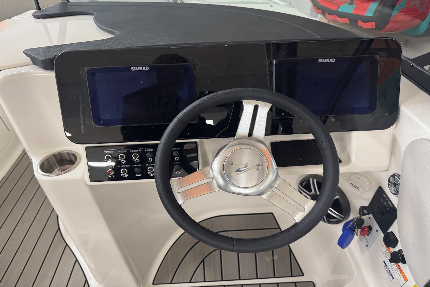 2026 Sea Ray SDX 230 Image Thumbnail #19