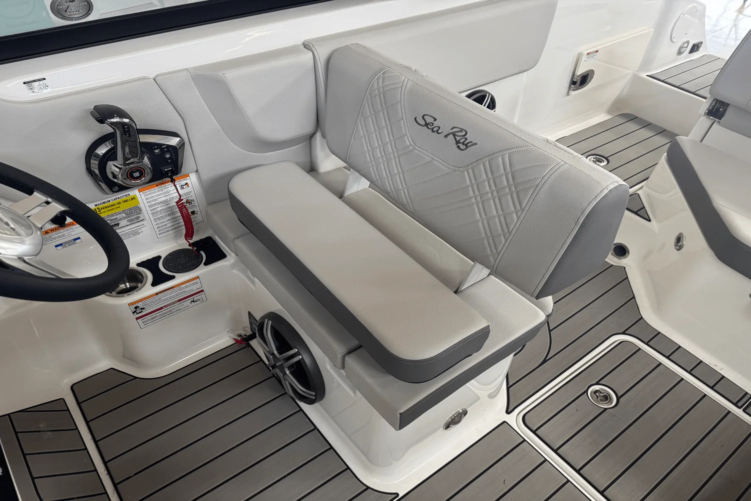 2026 Sea Ray SDX 230 Image Thumbnail #16