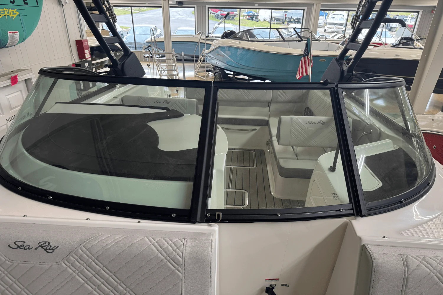 2026 Sea Ray SDX 230 Image Thumbnail #10