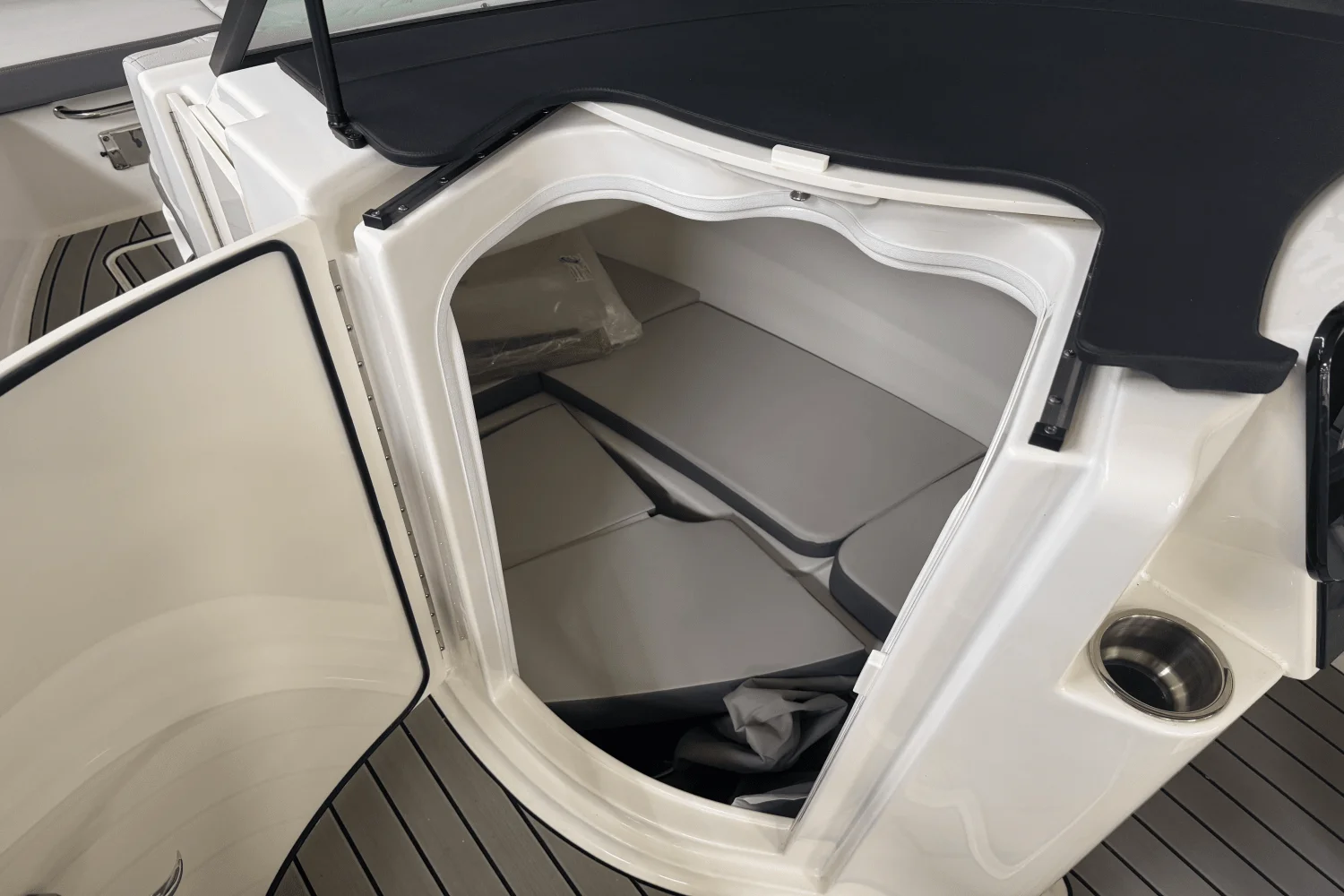 2026 Sea Ray SDX 230 Image Thumbnail #26