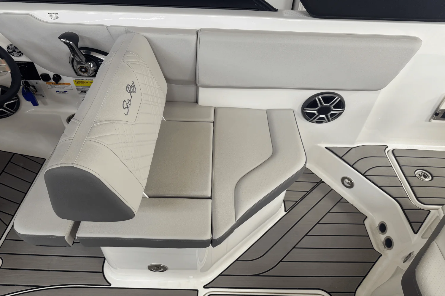 2026 Sea Ray SDX 230 Image Thumbnail #23