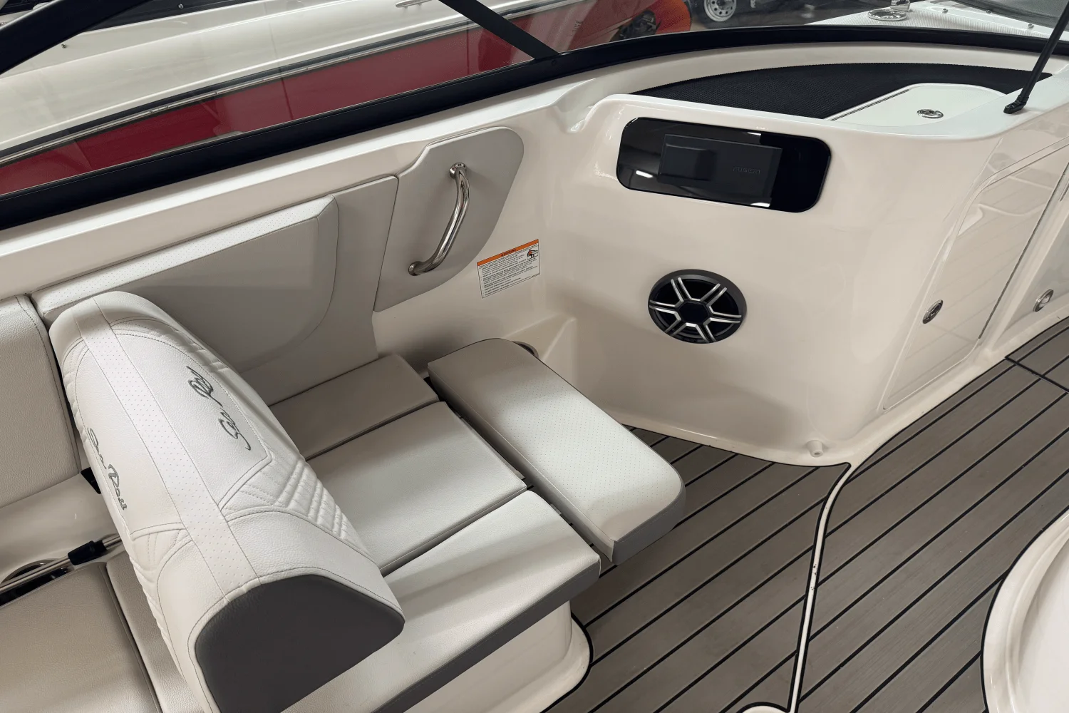 2026 Sea Ray SDX 230 Image Thumbnail #11