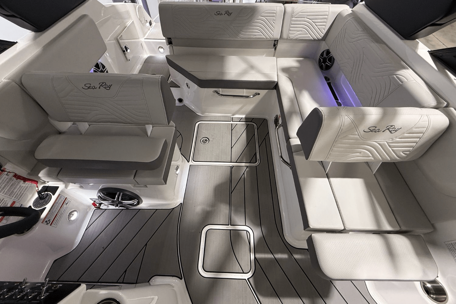 2026 Sea Ray SDX 230 Surf Image Thumbnail #10