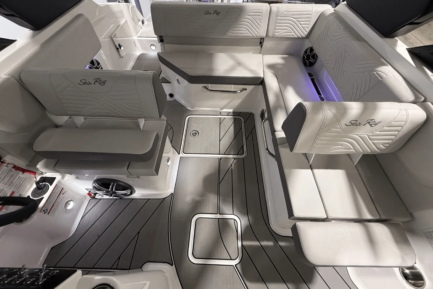 2026 Sea Ray SDX 230 Surf Image Thumbnail #10