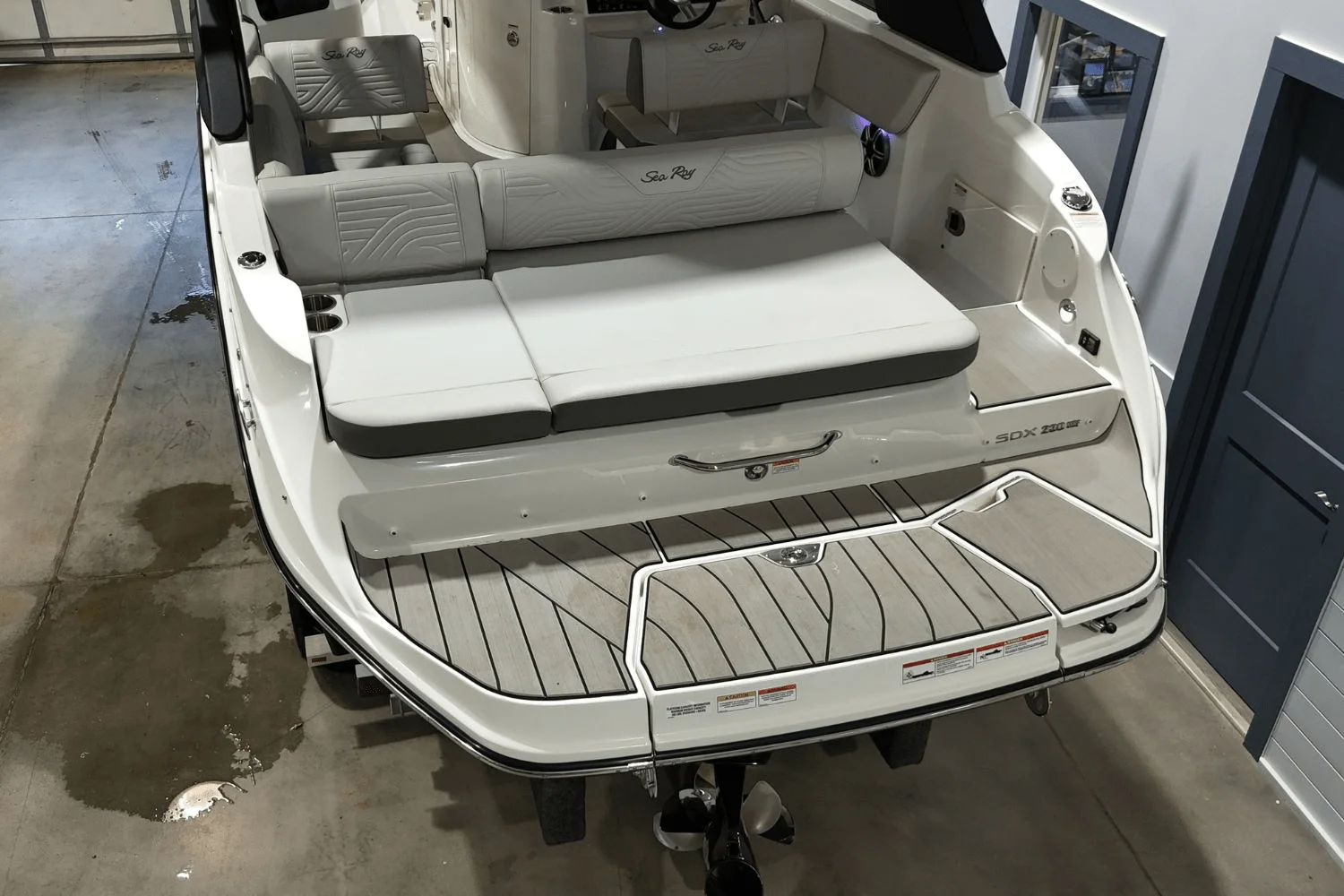 2026 Sea Ray SDX 230 Surf Image Thumbnail #6