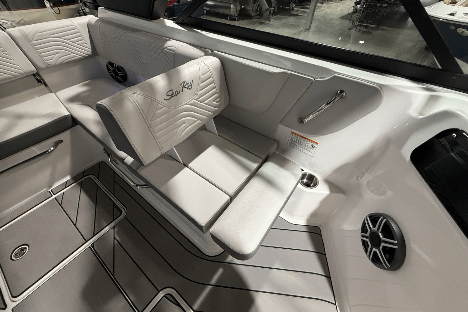 2026 Sea Ray SDX 230 Surf Image Thumbnail #13