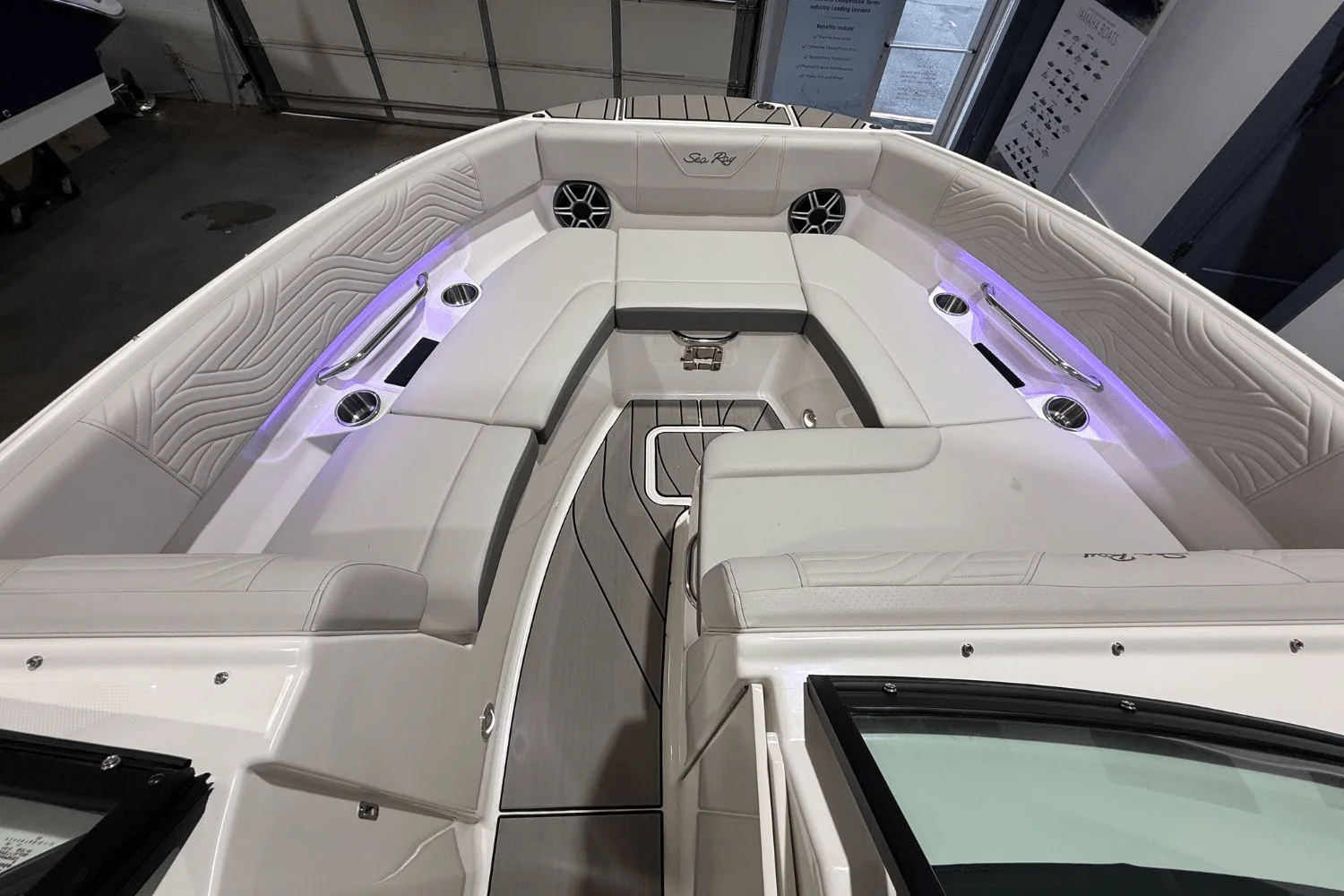 2026 Sea Ray SDX 230 Surf Image Thumbnail #18