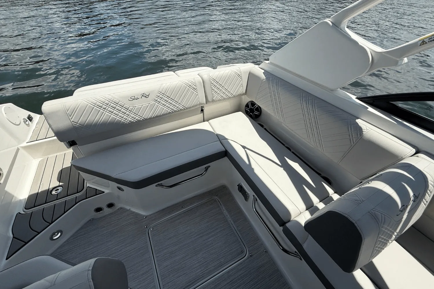 2026 Sea Ray SDX 230 Image Thumbnail #11