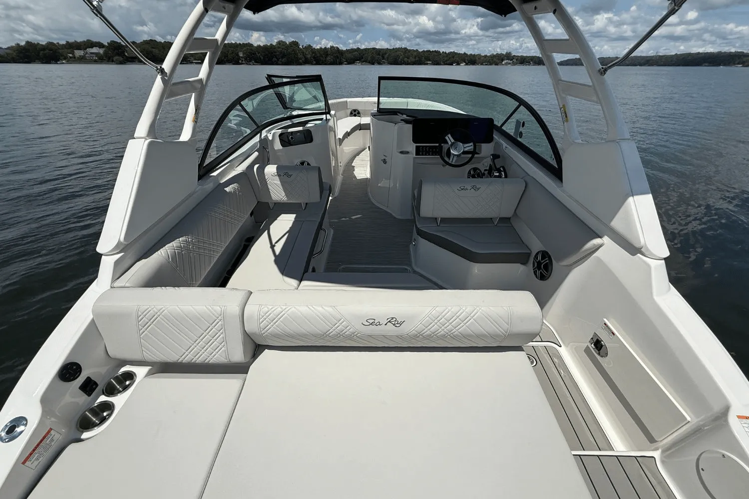 2026 Sea Ray SDX 230 Image Thumbnail #12