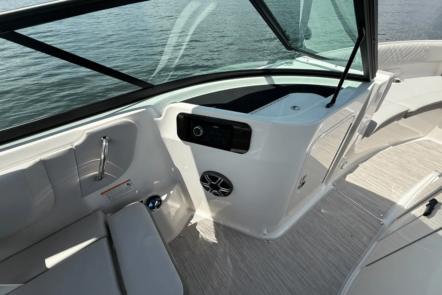 2026 Sea Ray SDX 230 Image Thumbnail #19