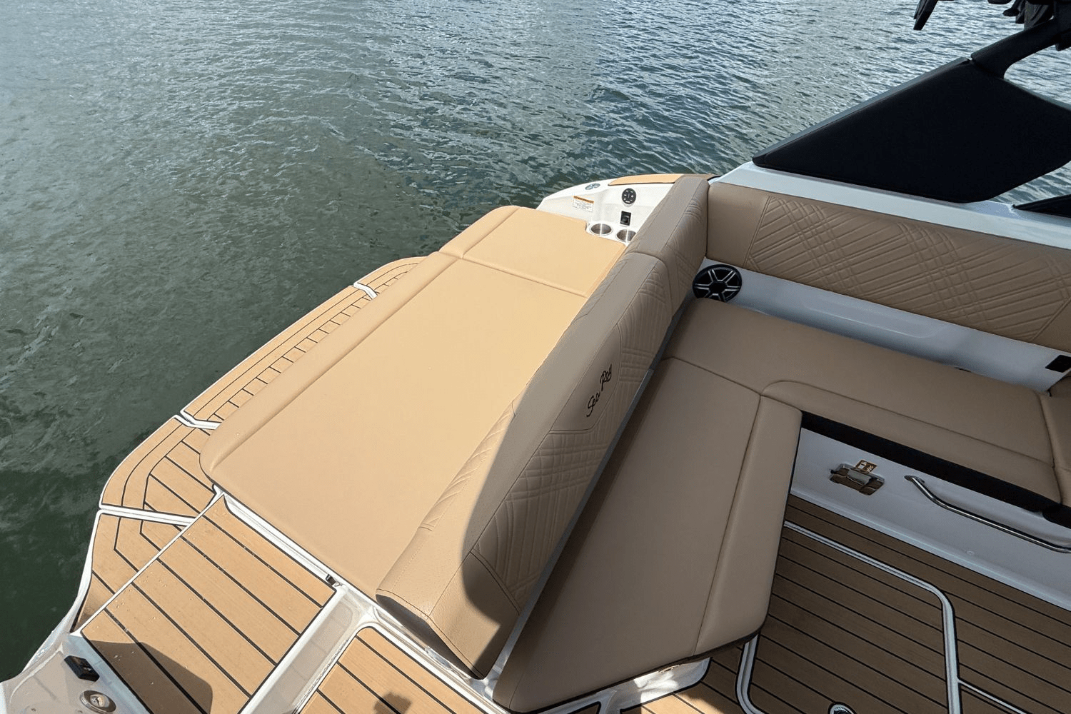 2026 Sea Ray SDX 230 Surf Image Thumbnail #7