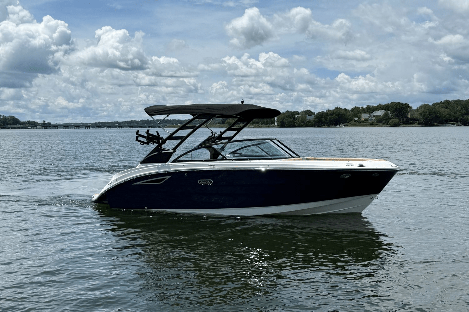 2026 Sea Ray SDX 230 Surf Image Thumbnail #8