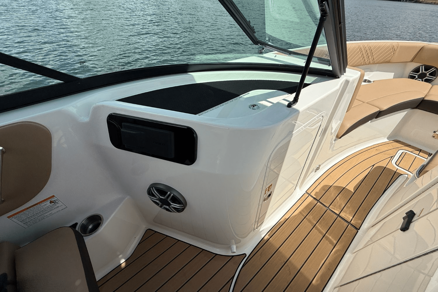 2026 Sea Ray SDX 230 Surf Image Thumbnail #14