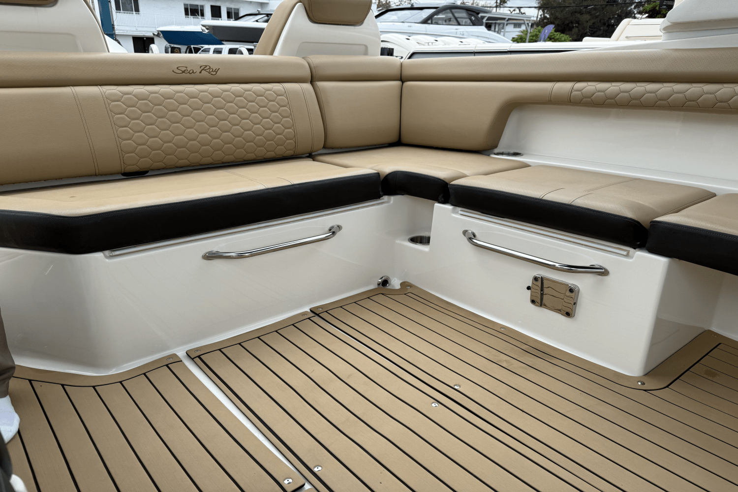 2021 Sea Ray SDX 290 OB Image Thumbnail #4