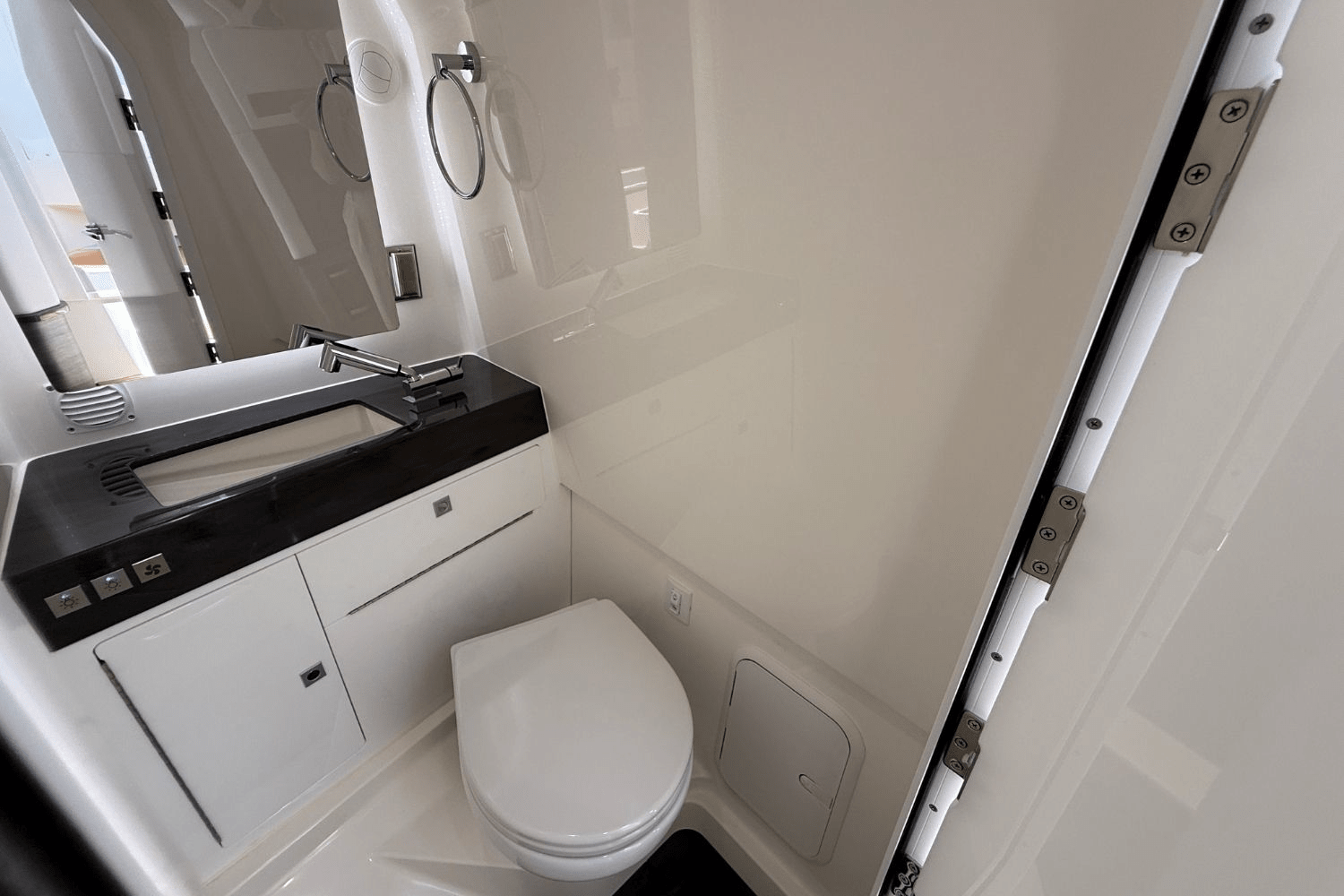 2024 Aviara AV36 Image Thumbnail #34