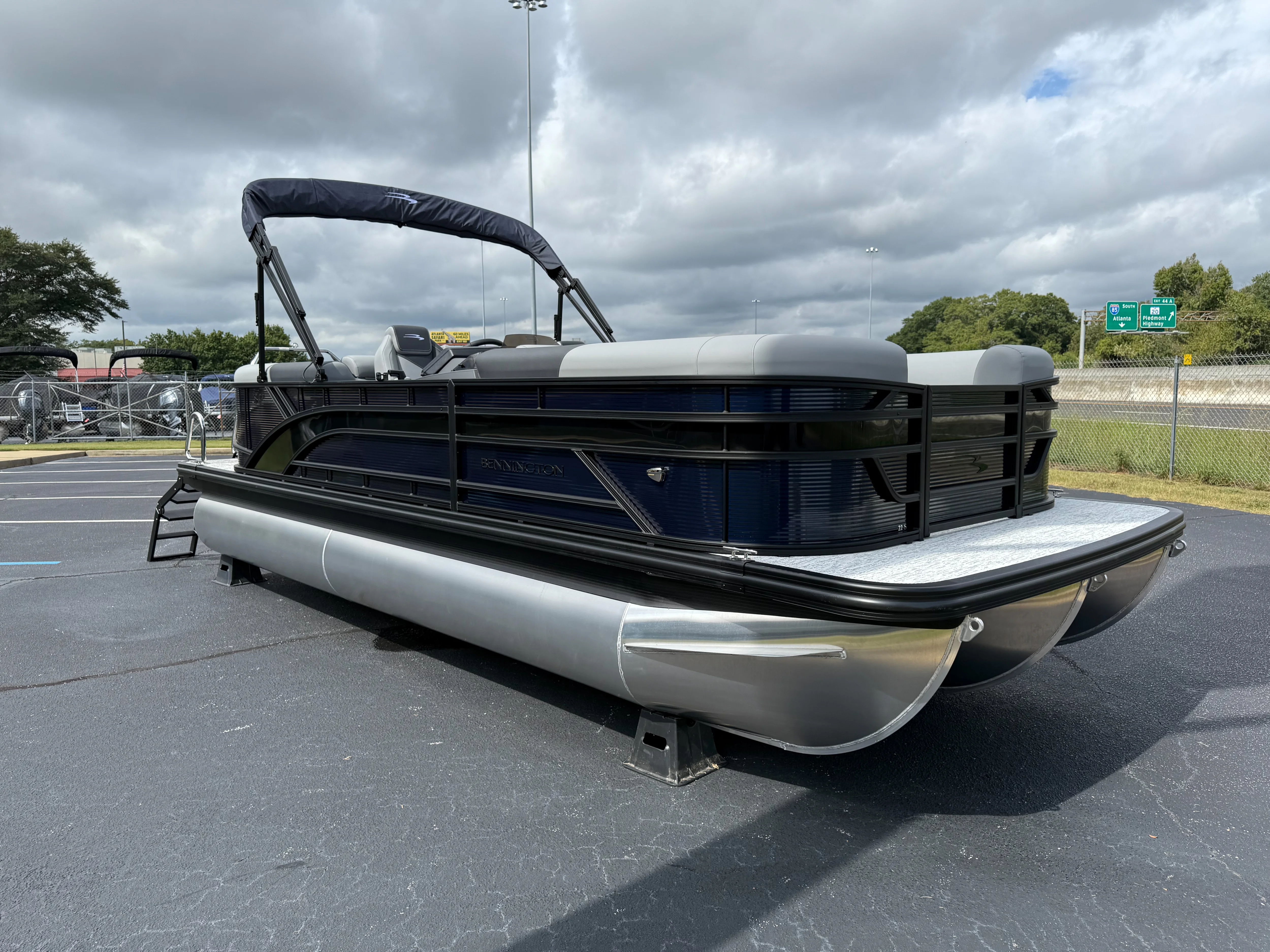 2026 Bennington 22SSR Image Thumbnail #3