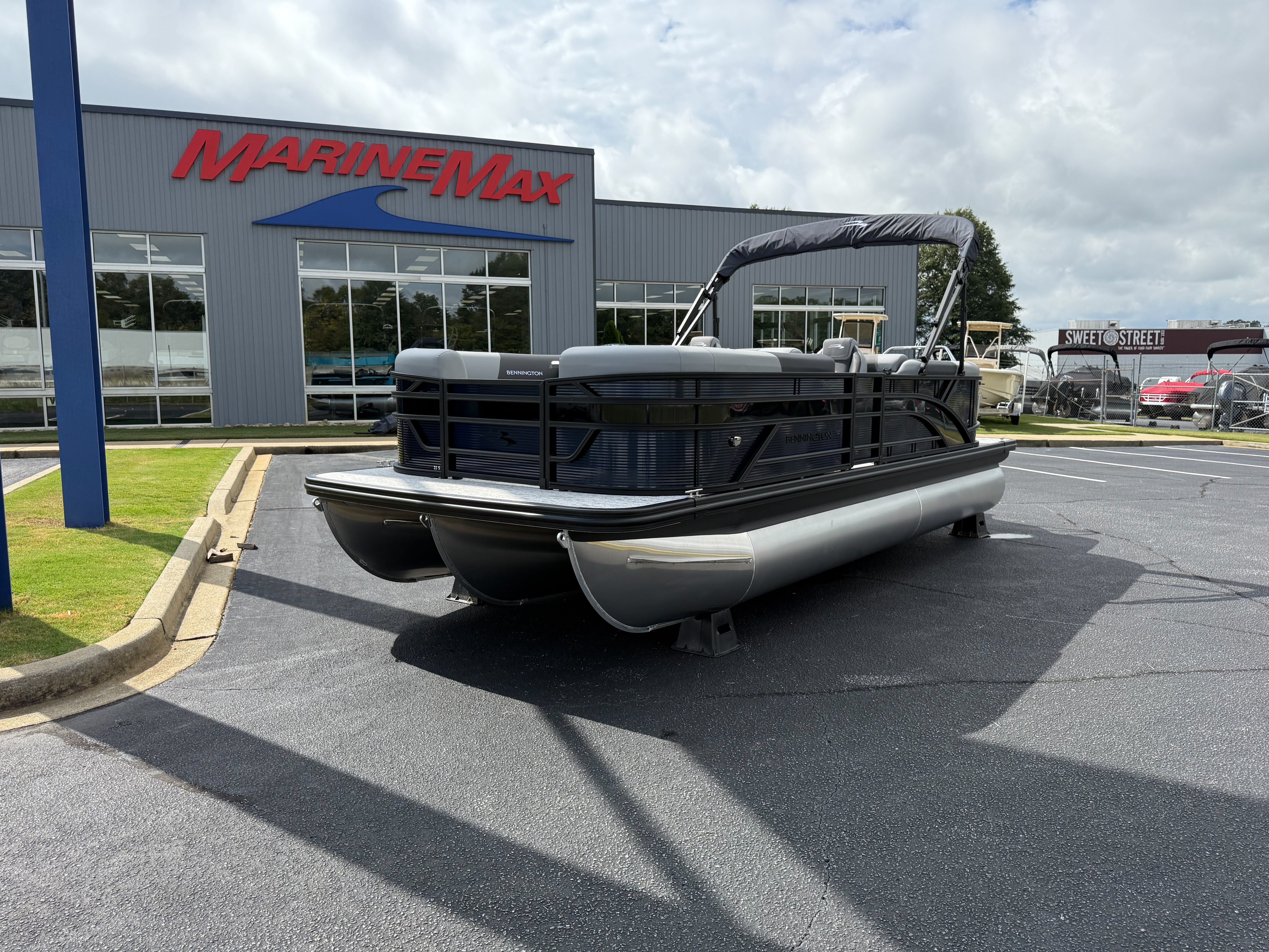 2026 Bennington 22SSR Image Thumbnail #1