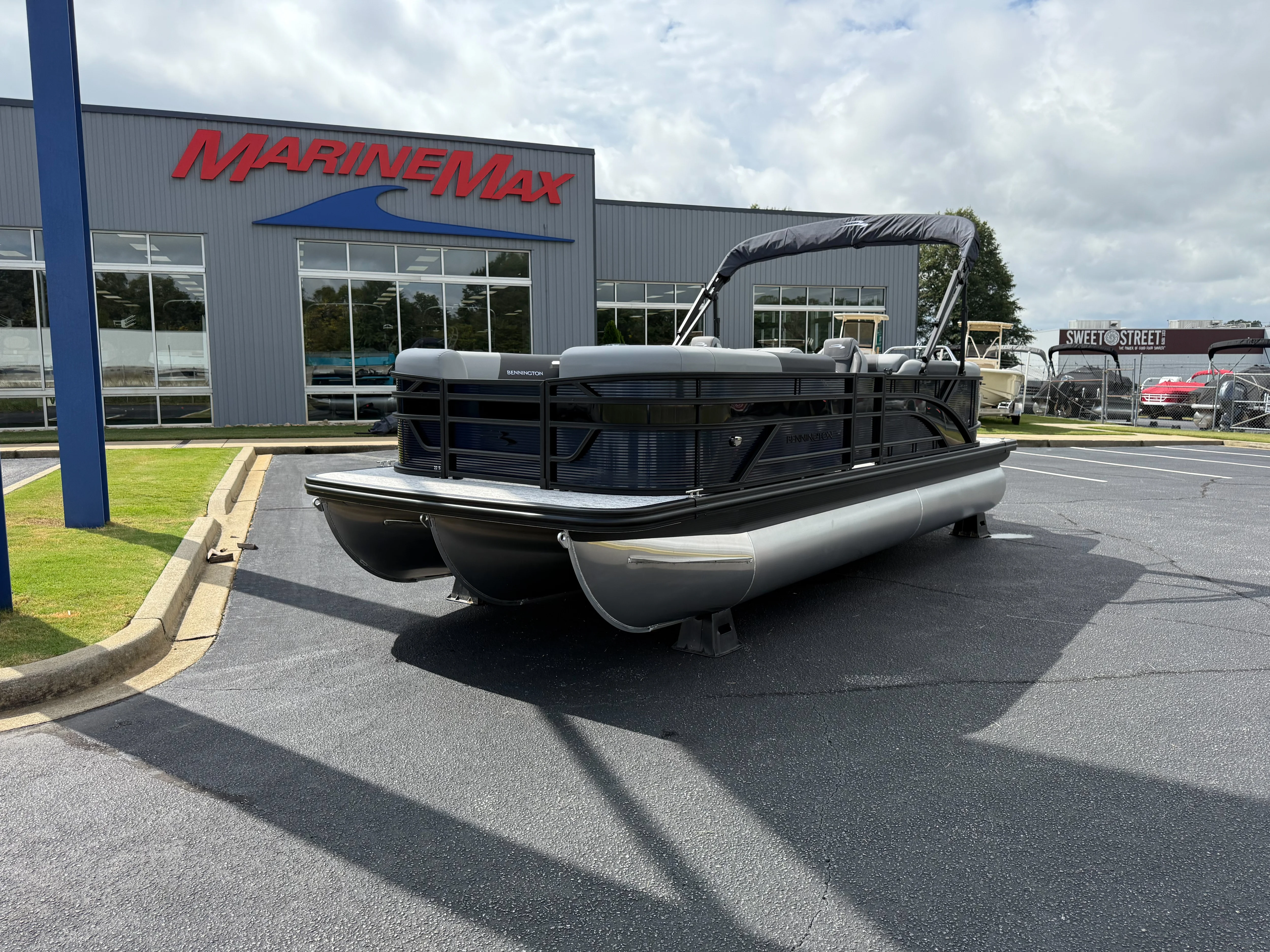 2026 Bennington 22SSR Image Thumbnail #1