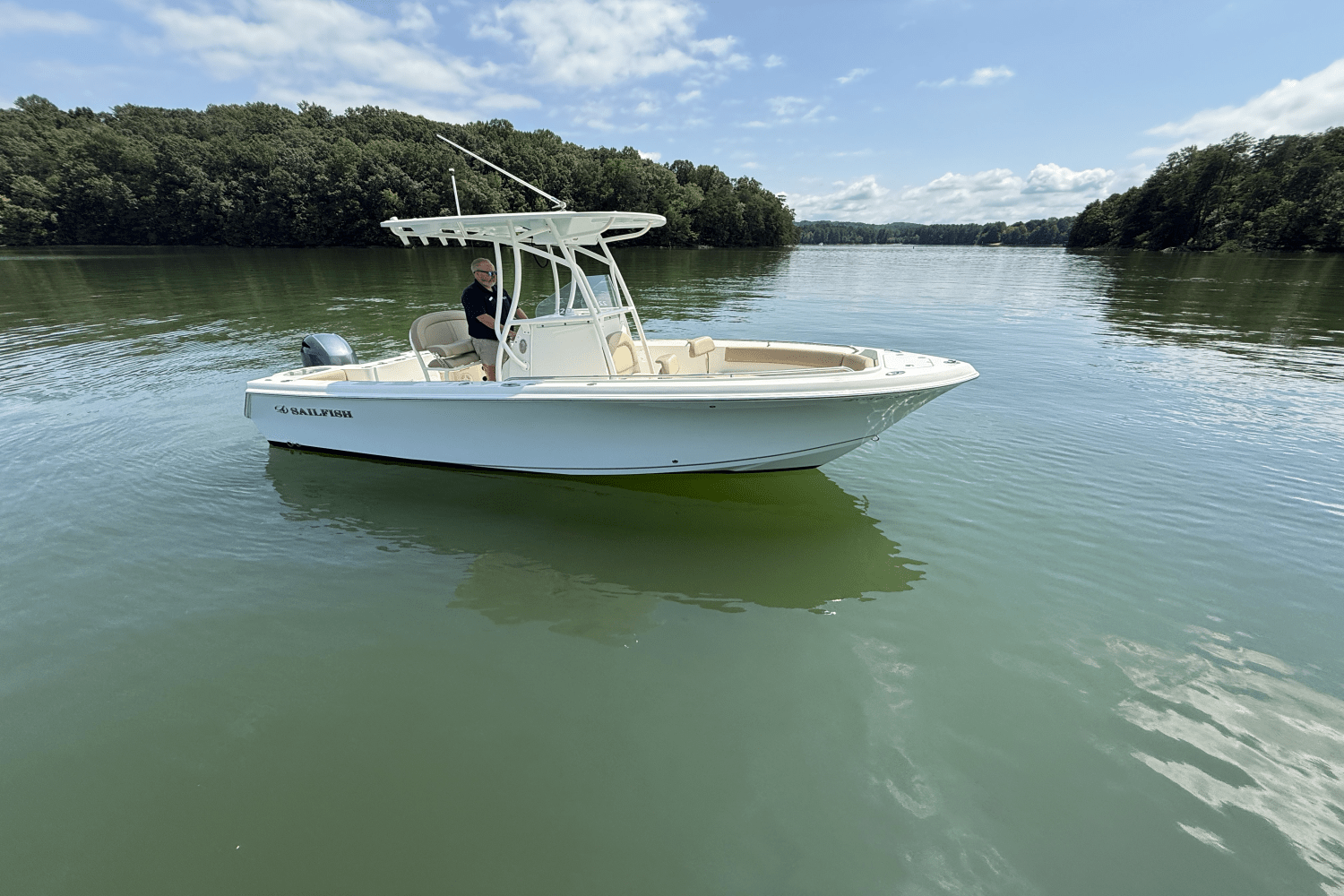 2021 Sailfish 220 CC Image Thumbnail #9