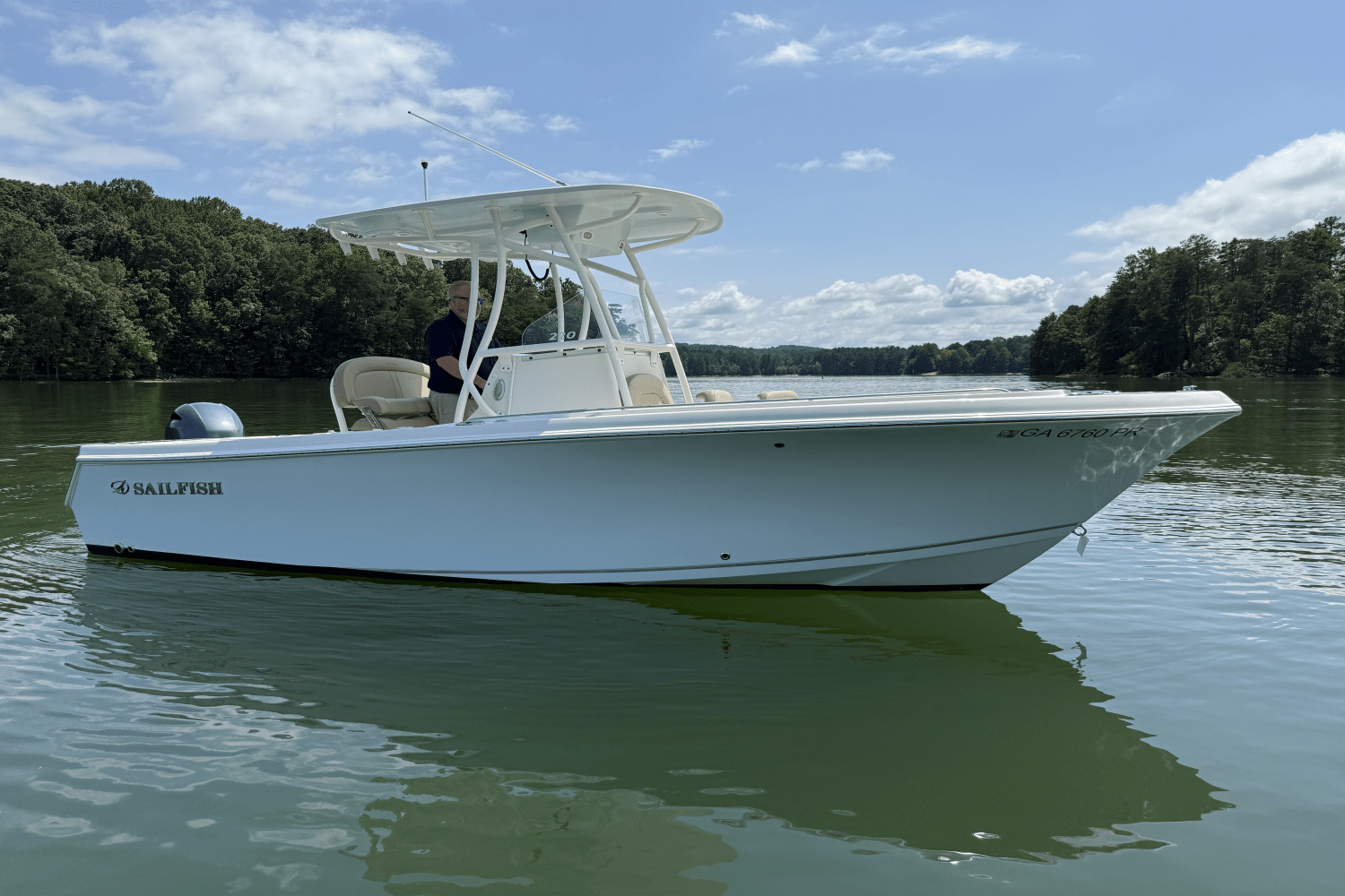 2021 Sailfish 220 CC Image Thumbnail #8