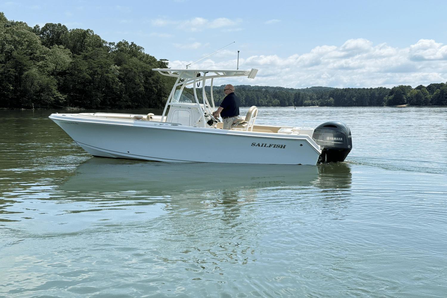 2021 Sailfish 220 CC Image Thumbnail #2